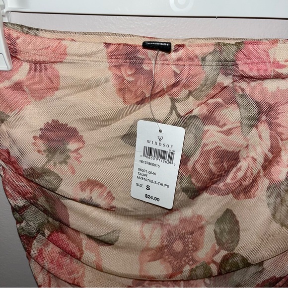 Windsor capture hearts mesh mini skirt - Picture 3 of 4